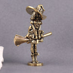 figurine sorcière bronze chapeau balai baguette deco maison conte fées éléments decoratifs