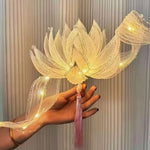 décoration lotus lumineux LED bleu rose jaune scintillant transparent événementiel artisanal