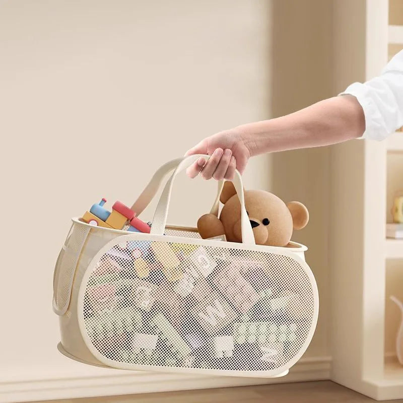 Panier transparent avec jouets colorés à l'intérieur