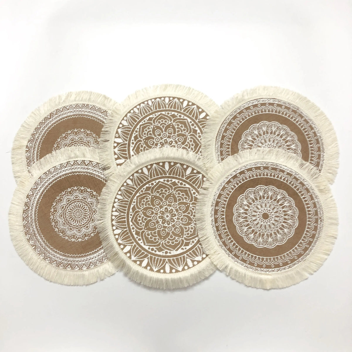 Set de table jute avec boules de fourrure