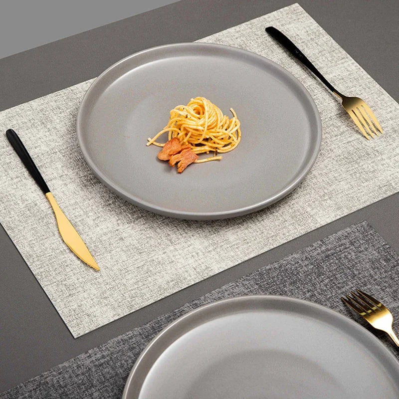 Set de table PVC double face couleur rouge imperméable sur table moderne