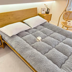 coussin sol épais gris bleu marron moderne confortable peluche oreiller blanc decoration