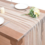 nappe décorative rose blanche couteaux fourchettes verres bougies semi transparent festive élégante plissée tissu