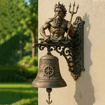 cloche décorative artisanale bronze figurines sorcière chien dieu marin vintage écolo fixations écrousextérieurintérieur