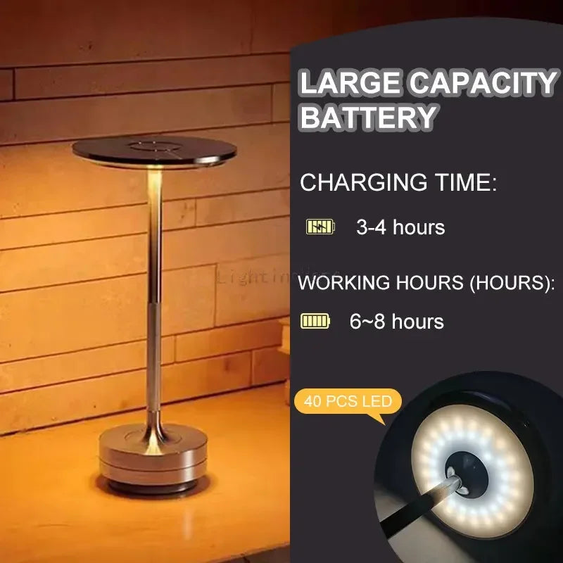 Lampe de chevet nordique avec abat-jour gris dans une chambre