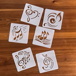 pochoirs stencil blanc notes musicales motifs abstraits moderne graphique peinture murale meubles scrapbooking