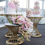 tables basses décoratives or marbre occasion mariage anniversaire moderne élégantes ajourées fleurs gâteaux