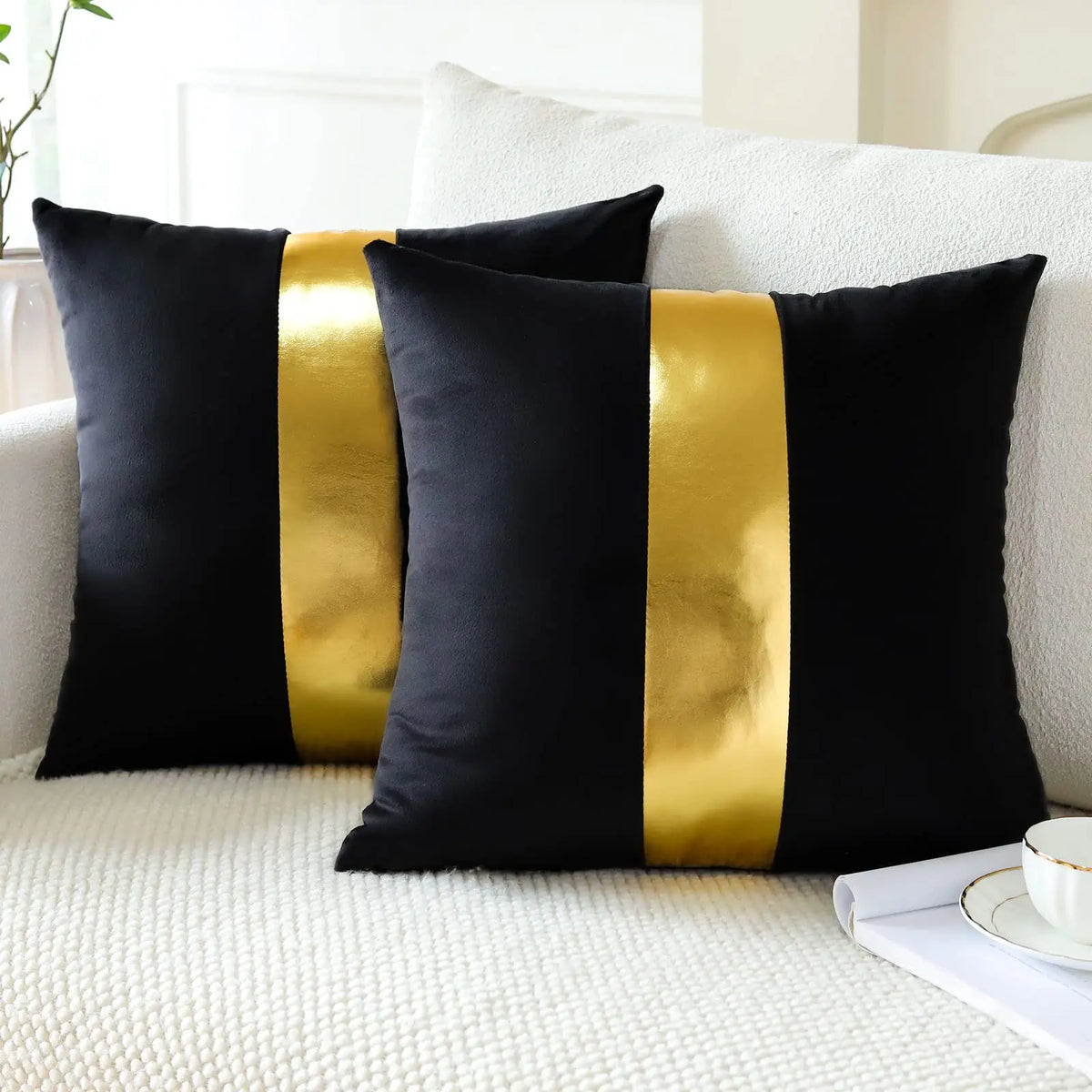 ensemble housses coussin noir rayures dorées velours luxe moderne taies oreiller décoratives