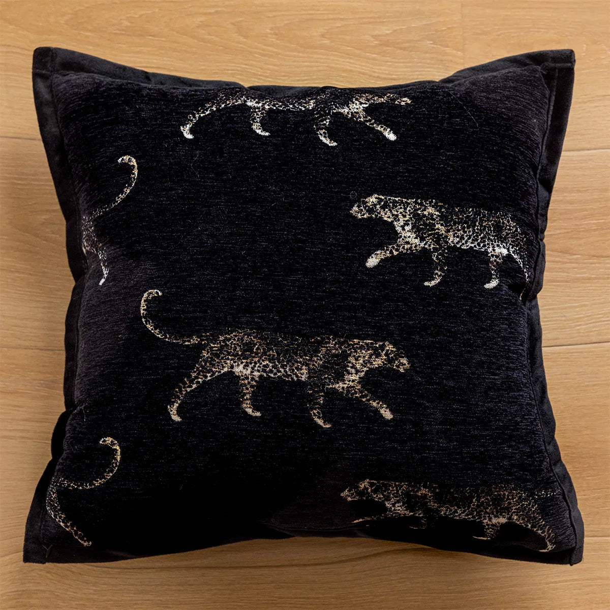 taies d'oreillers élégantes polyester chenille motif dentelle 45x45cm blanc noir decoration maison hospitalière