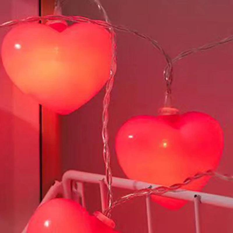 guirlande lumineuse coeurs rouges fil argenté festif romantique extérieur chambre jardin événement