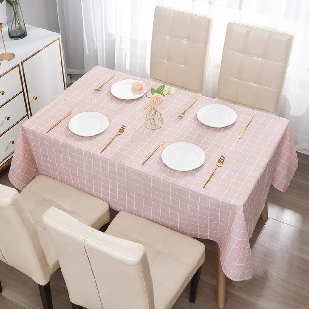 nappe rectangulaire polyester anti salissure moderne carreaux noirs fond blanc pâques table manger 137x90cm