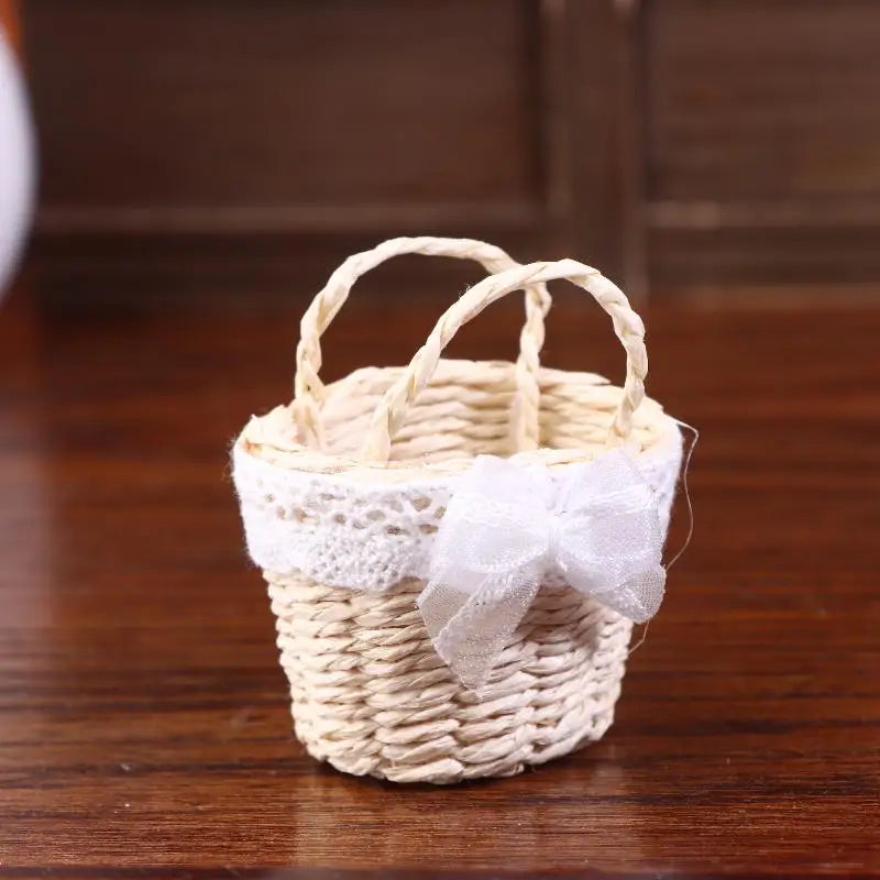 panier rotin tissé rubans dentelle rustique vintage décoration enfant jouet maison poupée