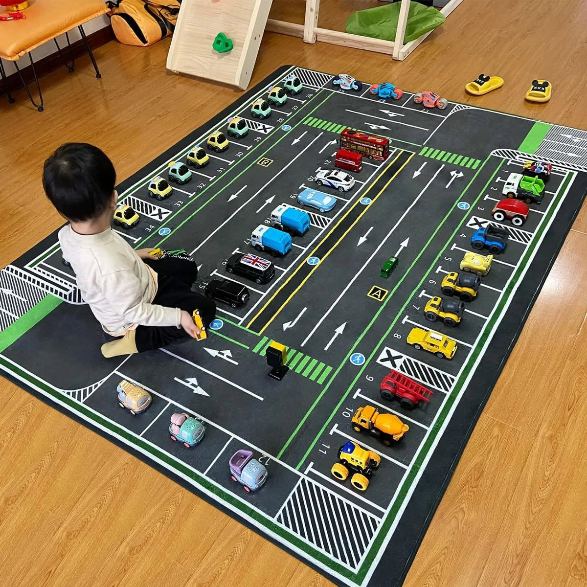 tapis jeu enfants moderne motifs géométriques couleurs multiples utilisation maison extérieur