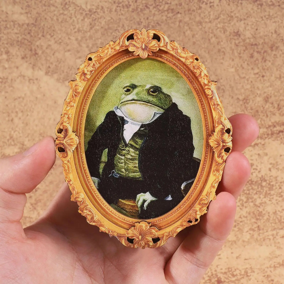 cadre photo aimanté grenouille costumée or vert noir classique baroque décoration réfrigérateur chambre