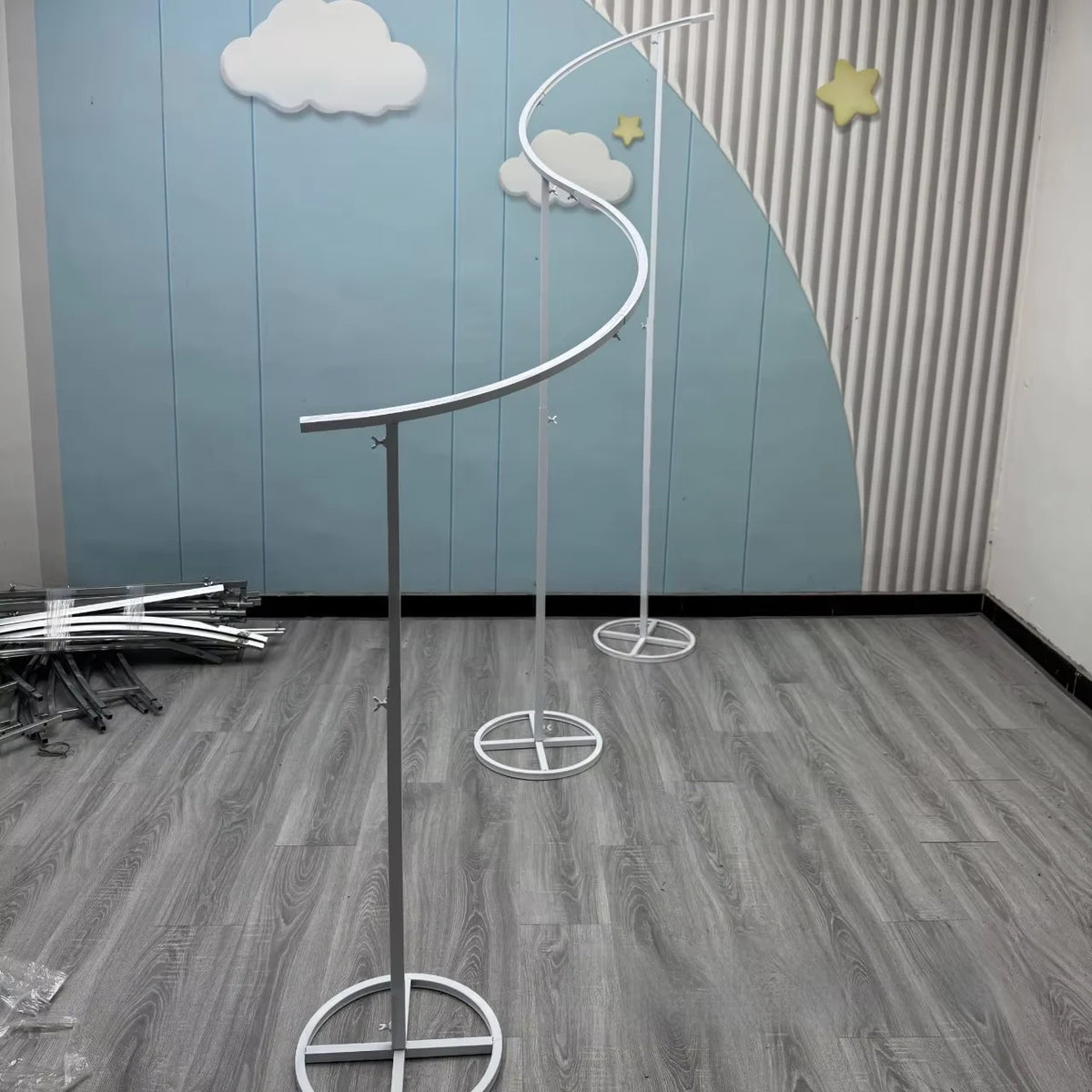 support décoration métallique contemporain pieds circulaires blanc noir