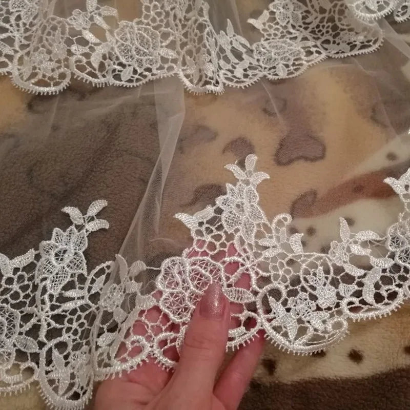 voile mariée deux couches dentelle blanche motifs floraux peigne métallique classique élégant transparent appliques