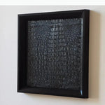 cadre mural moderne effet peau crocodile noir sans fixation 35cm 35cm