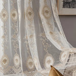 rideau tulle brodé fleur doré élégant transparent fenêtre beige classiquehôtel maison
