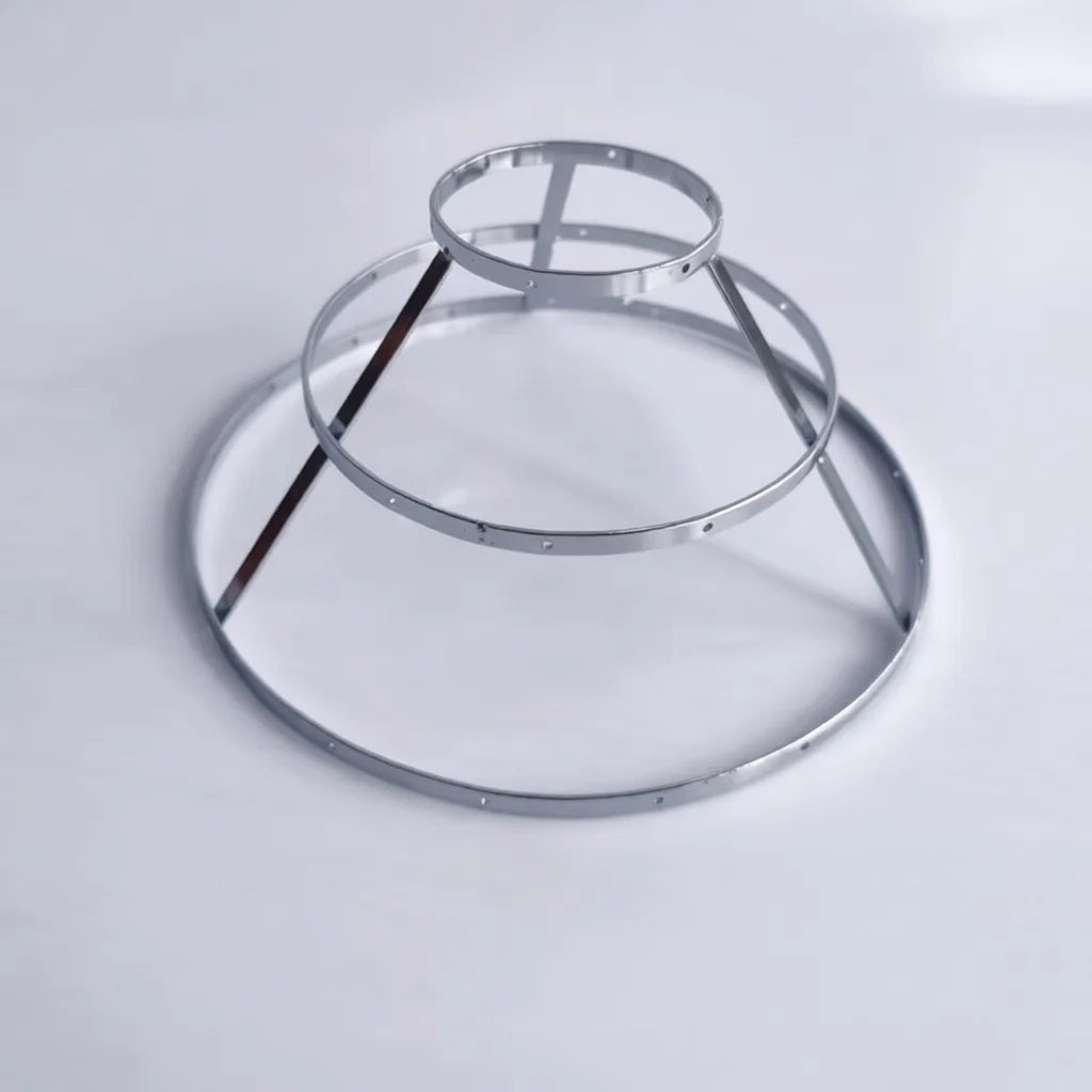 support lampe moderne minimaliste structure circulaire argenté doré barres horizontales verticales opacité fixations invisibles