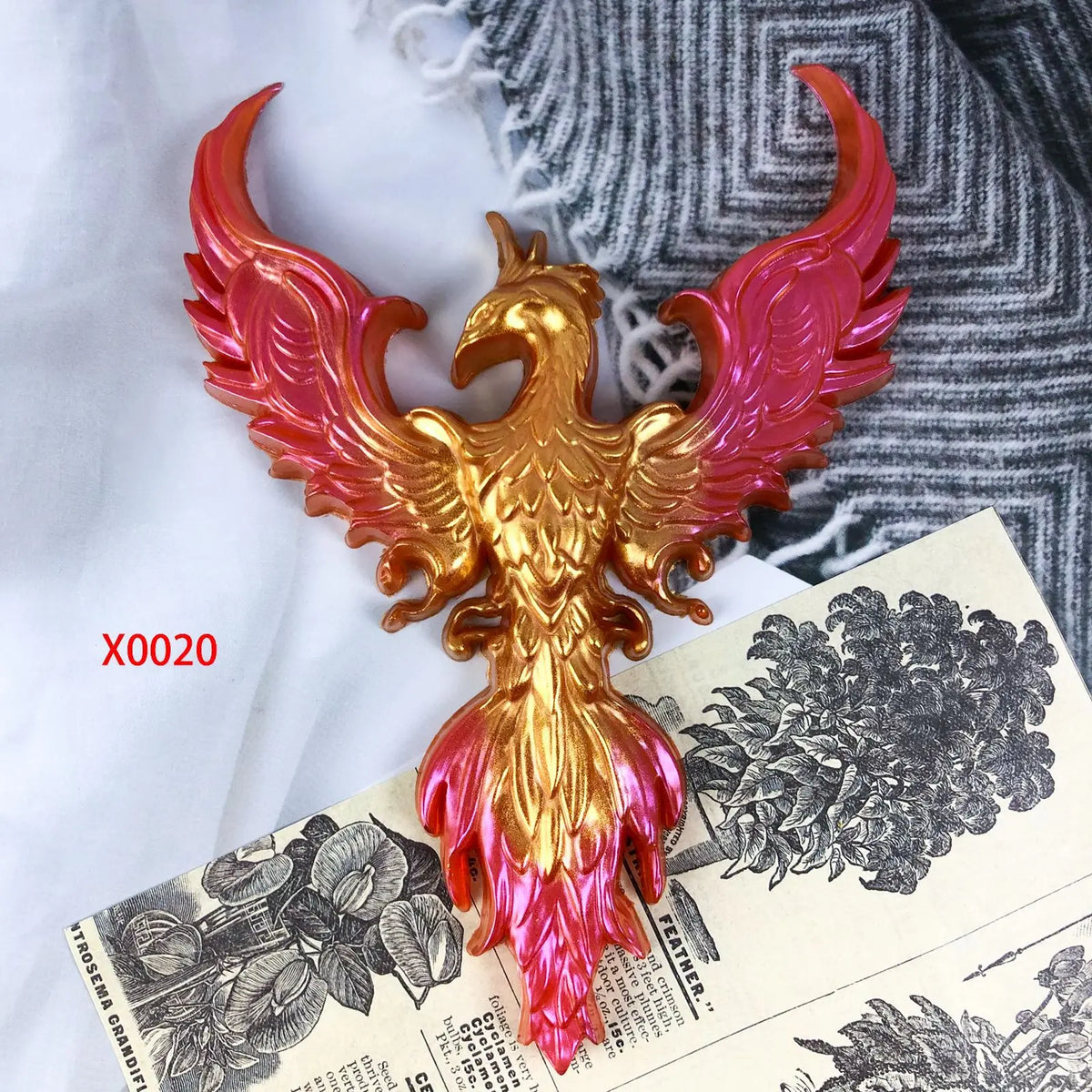 sculpture phoenix blanc or rouge relief brillant artisanal silicone