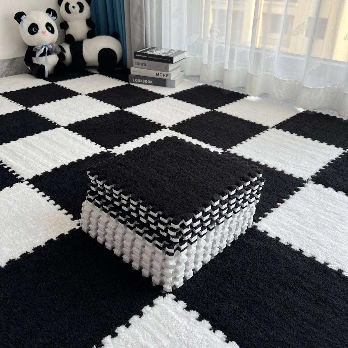 tapis modulables carreaux géométriques 30cm 30cm gris noir marron clair doux moelleux moderne confortable