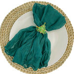 serviettes pliées polyester modernes violet beige bleu clair rouge vert élégantes légèrement ondulées 50x50cm
