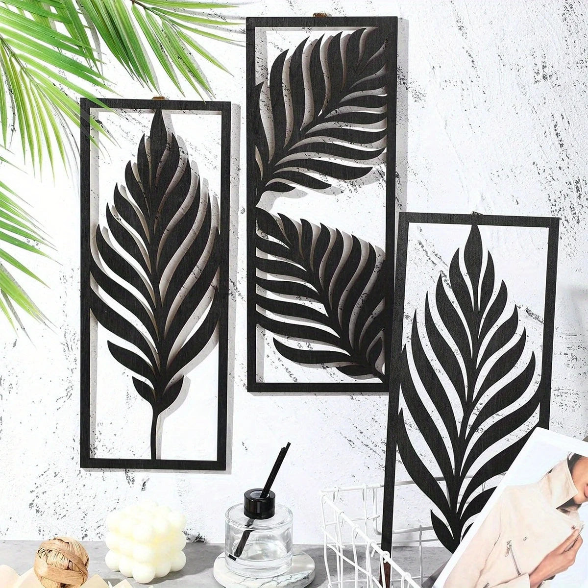 plaque murale bois feuilles stylisées marron noir vintage boho chic crochets gravure