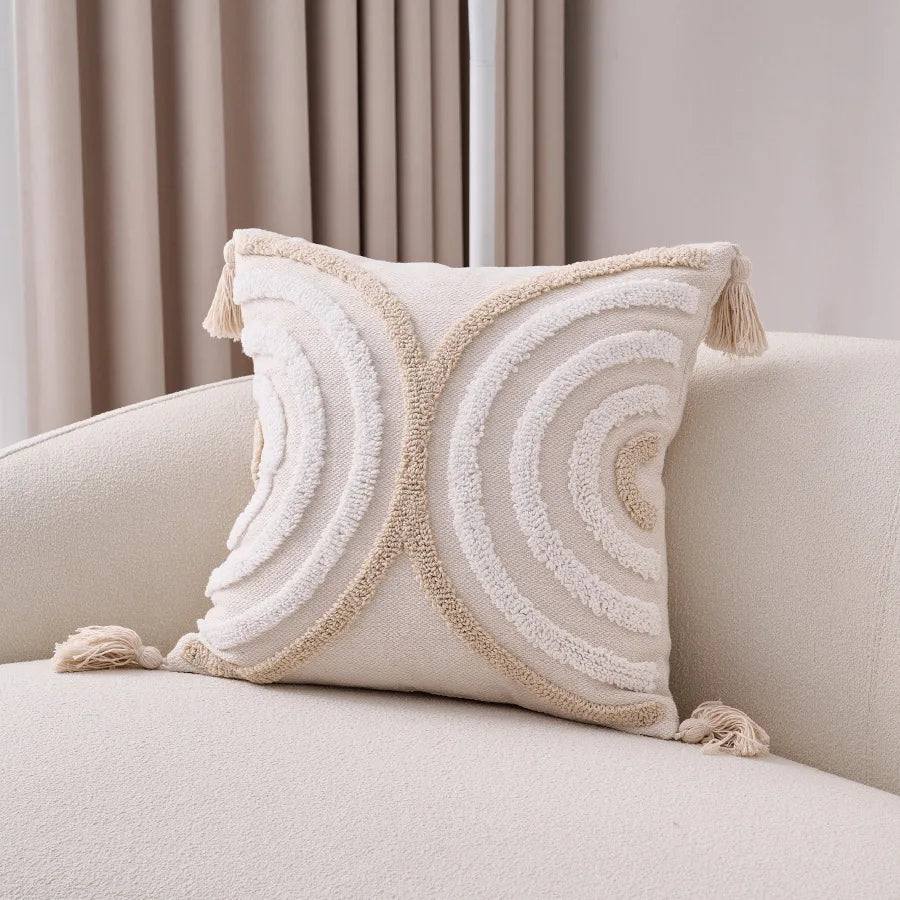 taies d'oreiller bohèmes géométriques texturées coussins décoratifs modernes pompons beige gris doré blanc