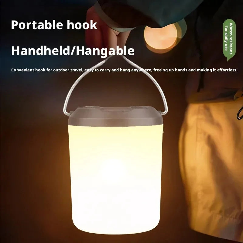 lampe camping portable led blanc noir moderne anneau métallique fixe ambiance extérieur
