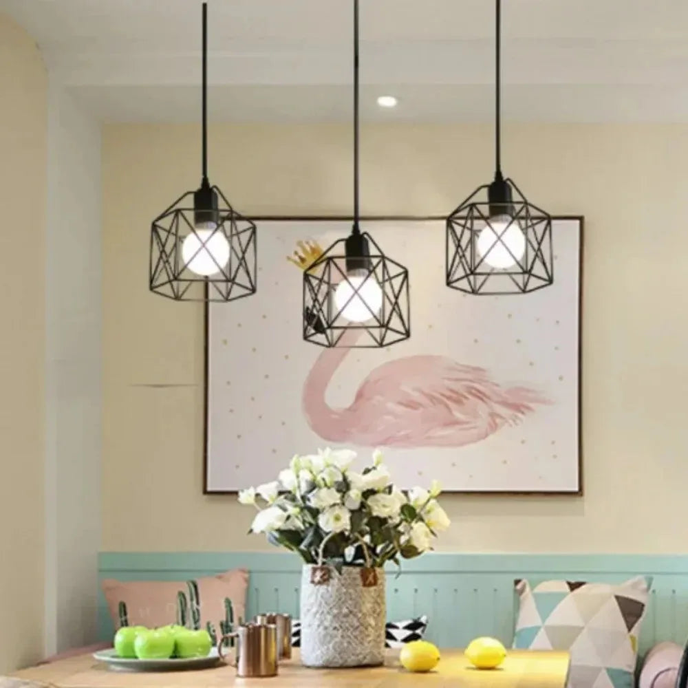 suspension lumineuse industrielle noir grille géométrique opacité ampoules e27