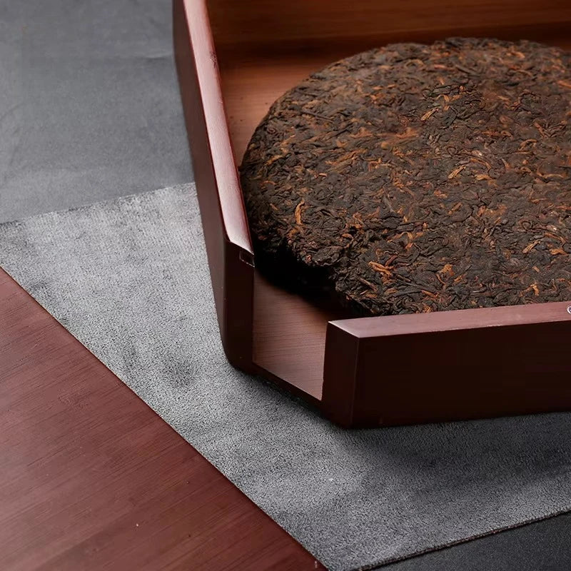 boîte thé marron foncé texture bois naturelle classique rouleau thé couteau thé