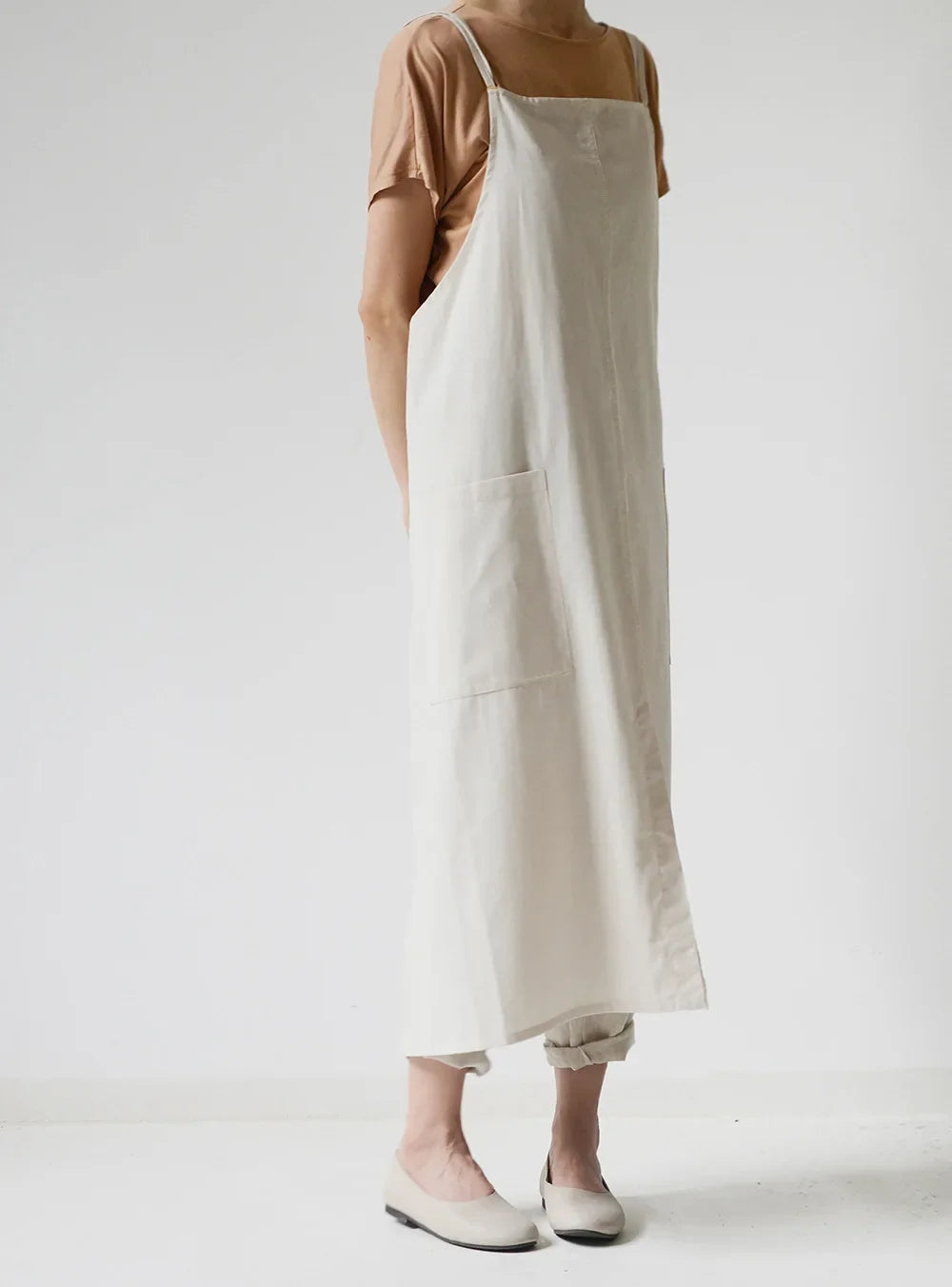 tablier cuisine coton ajustable élastiques poche beige clair gris foncé rose pâle minimaliste fonctionnel