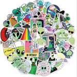 sticker alien ufo illustration cartoon adhésif multicolore vert blanc noir rose bleu rouge jaune