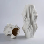 Vase contemporain porcelaine blanche noire bleue plissé moderne simple decoration table