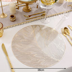 placemat moderne élégant blanc feuilles stylisées dorées résistants chaleur antidérapants accessoire cuisine