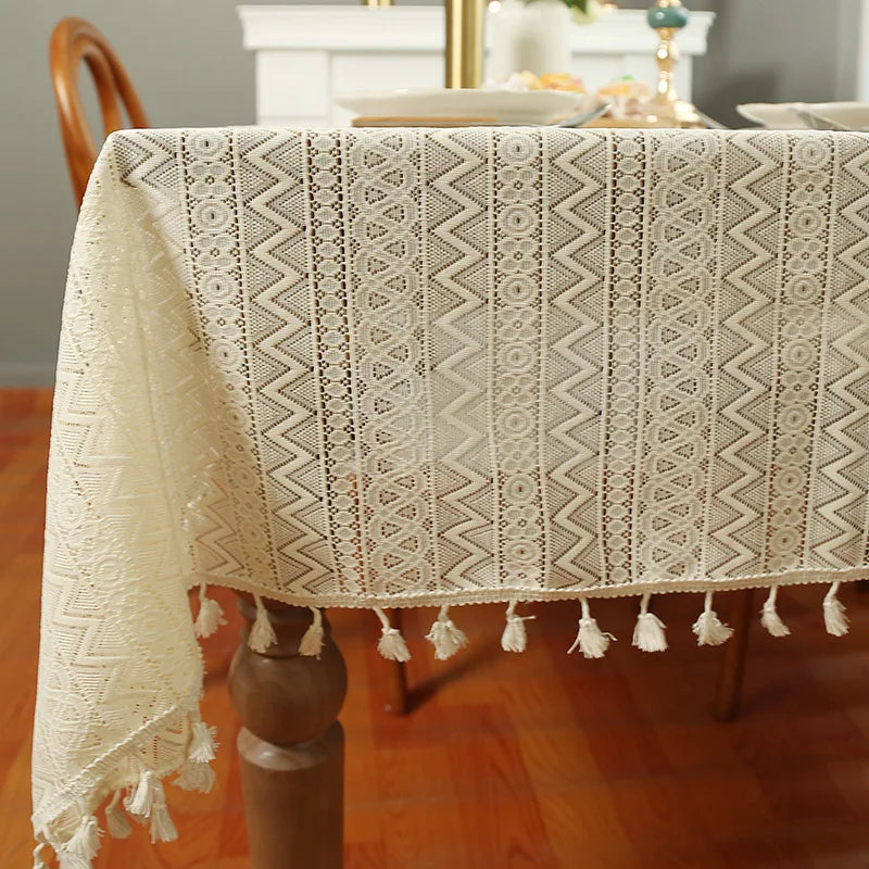 nappe beige clair motif géométrique classique rustique table manger saisonnalité printemps été automne hiver
