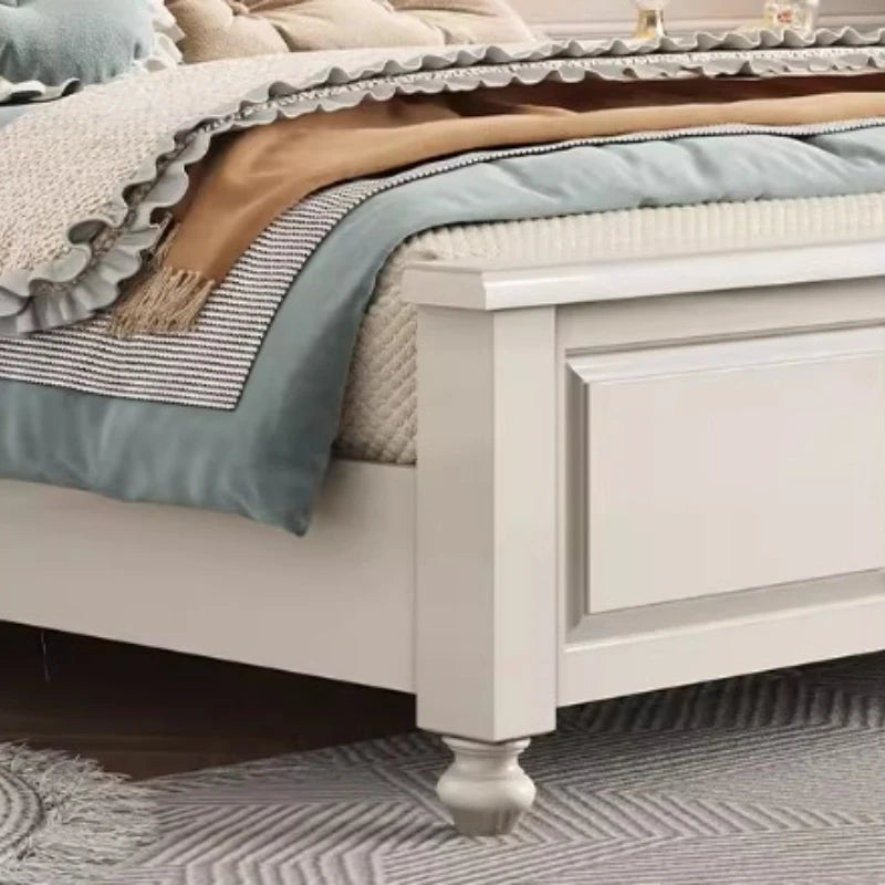 lit double blanc tête capitonnée coffre intégré élégant classique chambre coucher matériaux bois motifs
