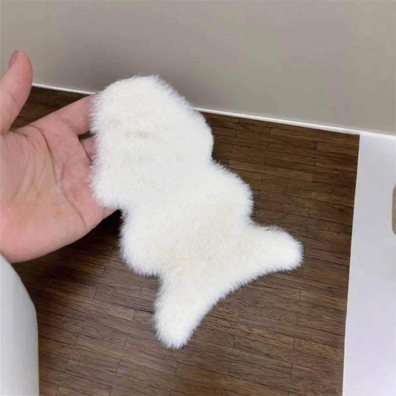 tapis blanc pelucheux doux moderne décoration intérieure maison poupée chambre salon