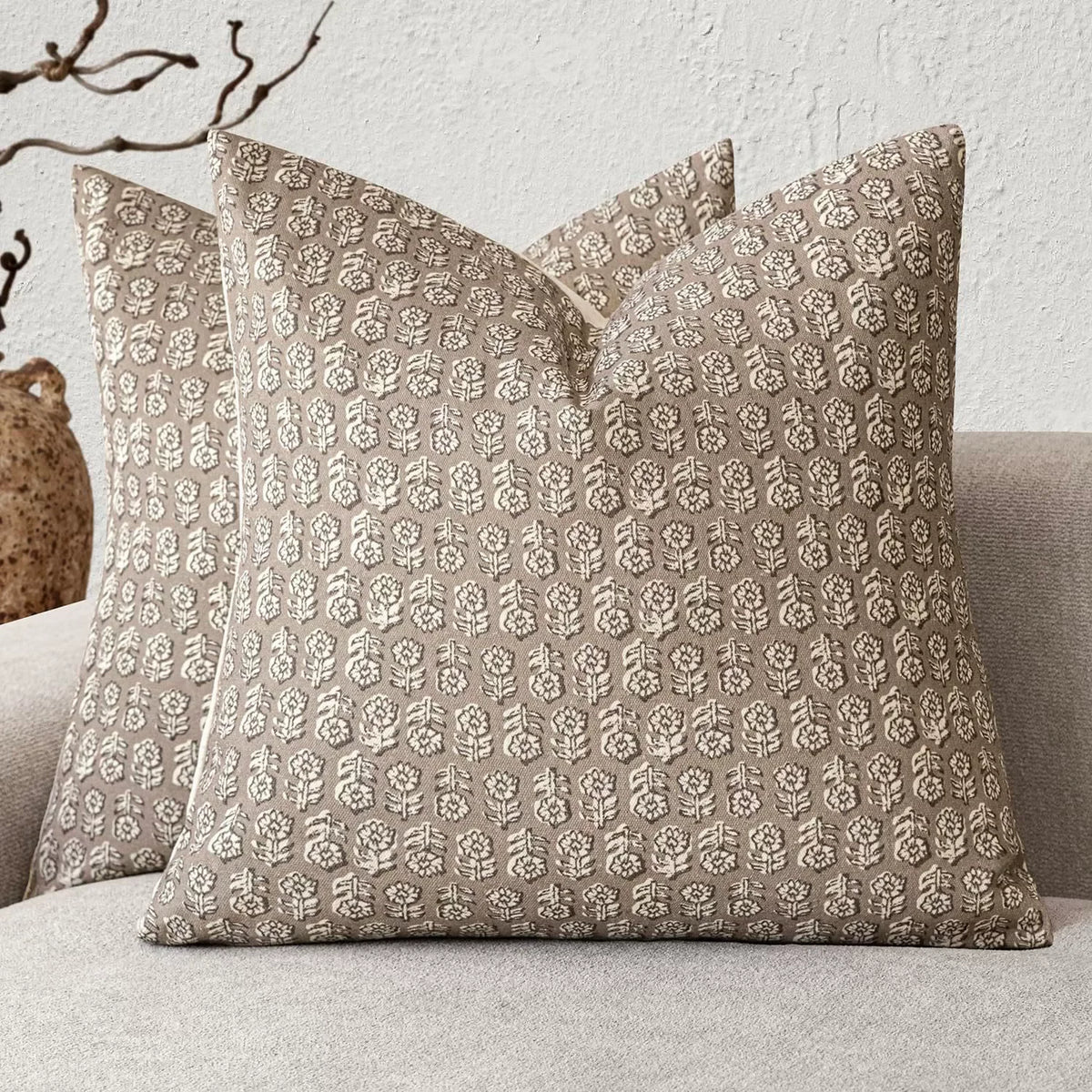 housse coussin décorative imprimé floral beige moderne canapé salon maison intérieur