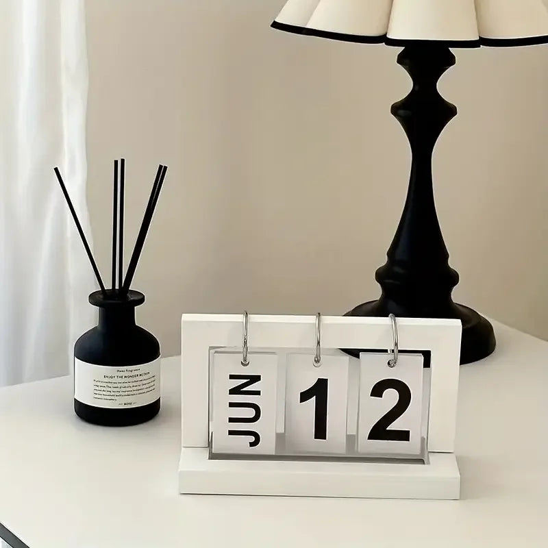 calendrier minimaliste moderne chiffres mobiles blanc noir gris clair occasion noël anniversaire mariage
