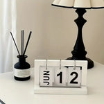 calendrier minimaliste moderne chiffres mobiles blanc noir gris clair occasion noël anniversaire mariage