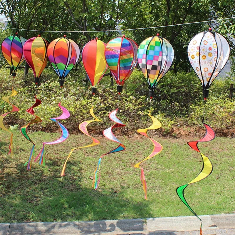 spirale éolienne moderne multicolore rayures horizontales fixations extérieures jardin decoration pvc