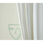 Rideau élégant et moderne pour une décoration intérieure raffinée. Idéal pour apporter une touche de sophistication et de minimalisme avec son design artistique subtil. Accessoire parfait pour les salons ou chambres, conciliant esthétisme et fonctionnalité.