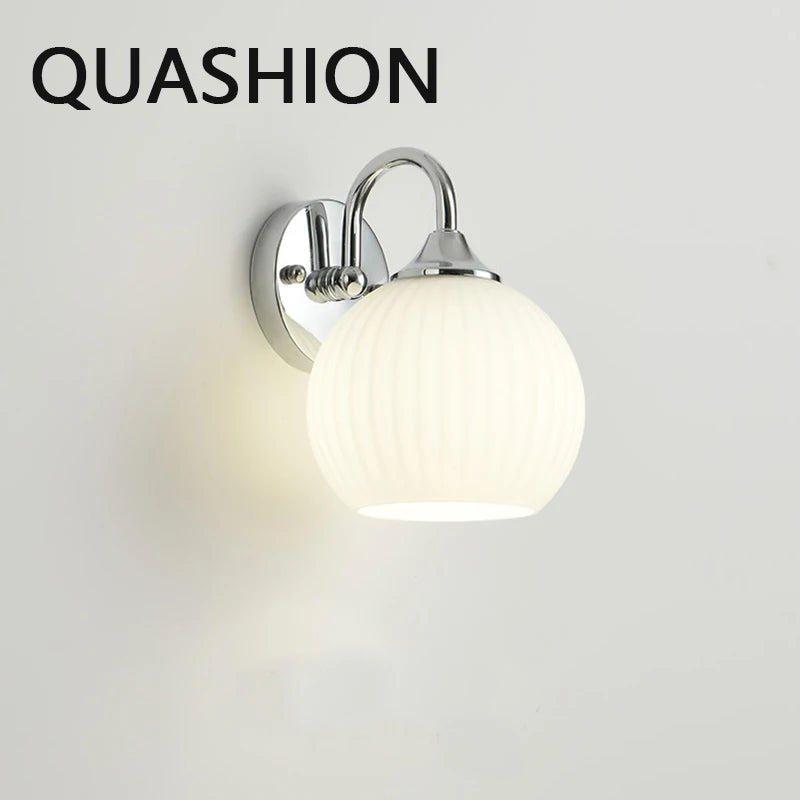 applique murale moderne métal blanc chrome acrylique translucide led flux lumineux 249 2000