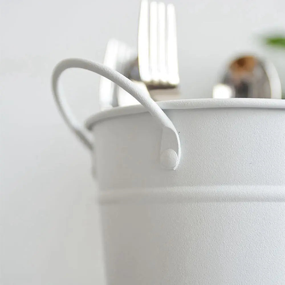 organisateur ustensiles cuisine pot blanc vintage poignées métalliques couteau fourchette cuillère spatule bambou