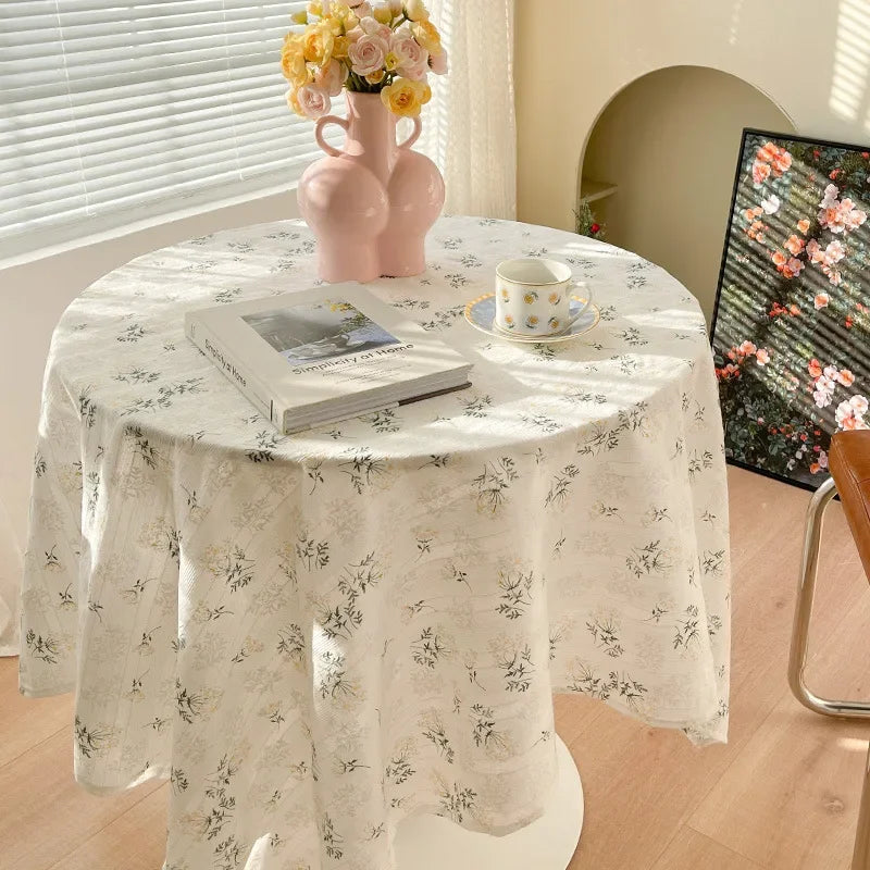 nappe table ronde dentelle blanche motif fleurs rustique mariage décoration maison