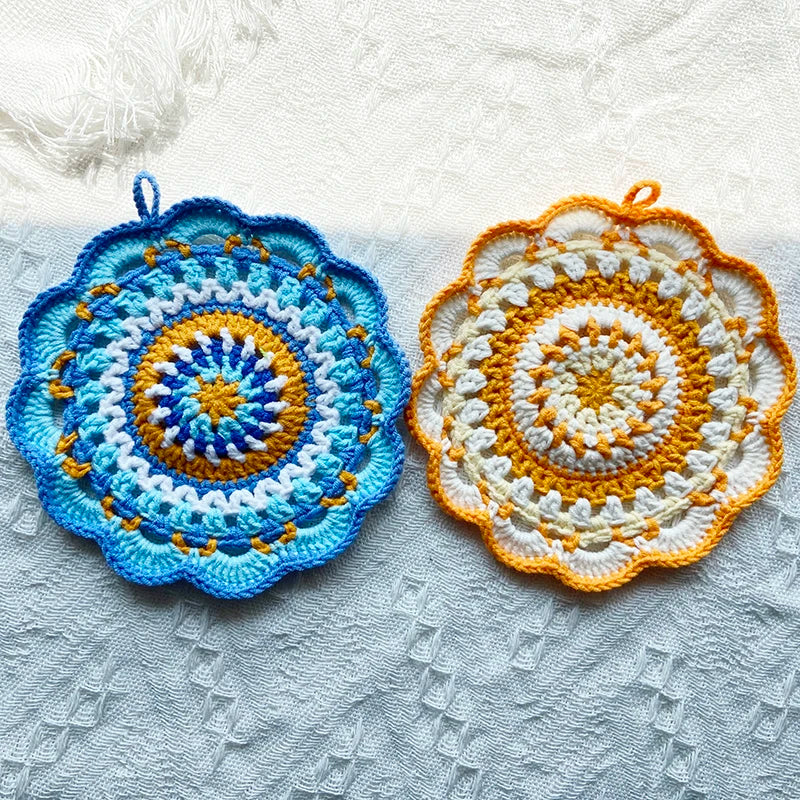 serviettes table crochet motif circulaire couleurs vives main d'oeuvre artisanale pastoral annuel arrière rouleau