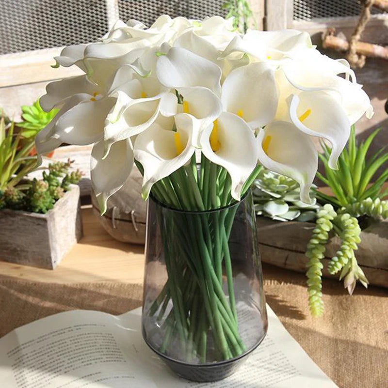 bouquet fleurs artificielles blanches vertes décoration mariage intérieur fête champêtre