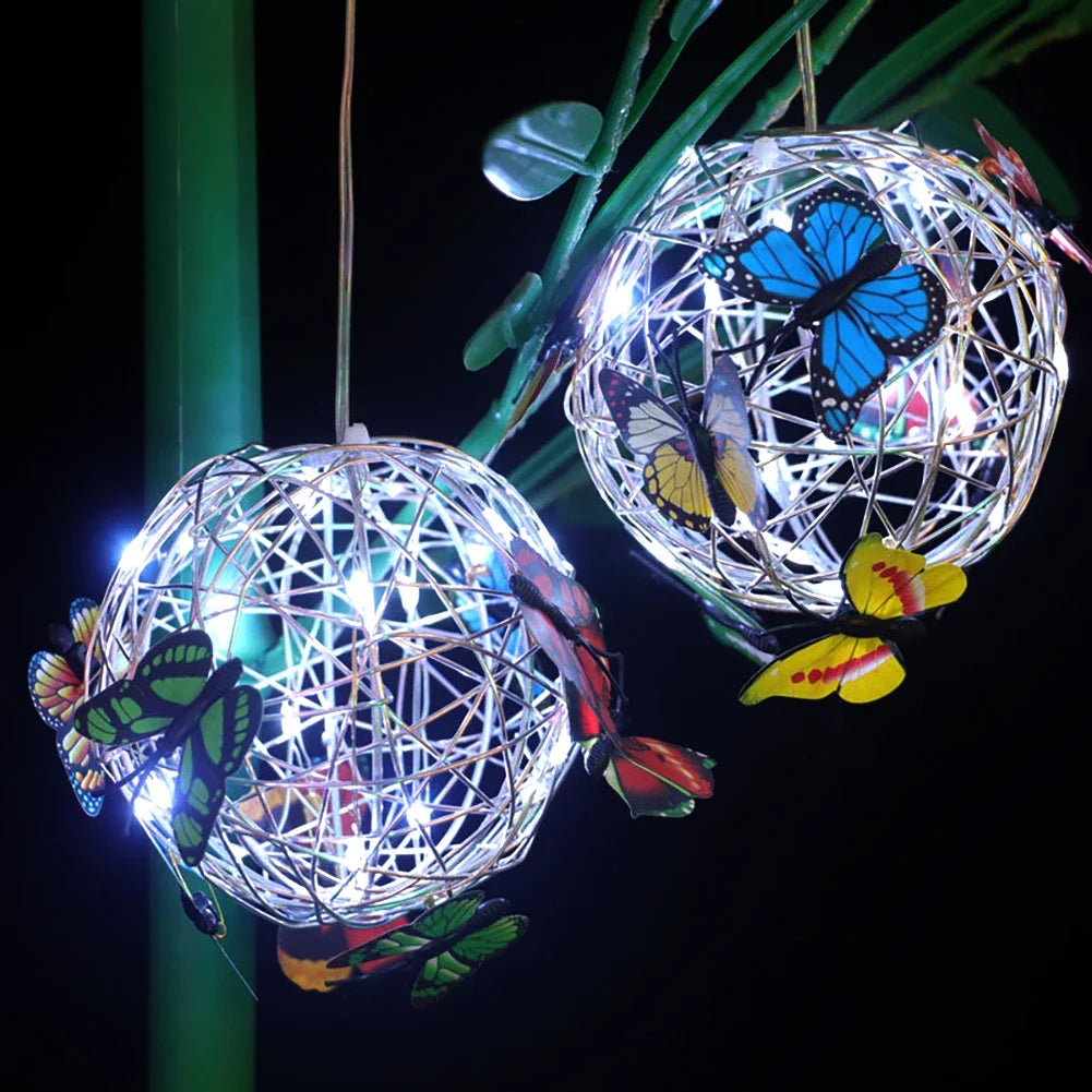 lumière solaire blanche moderne boule décorative papillons colorés filet métallique extérieure autoinstallation jardin blanc