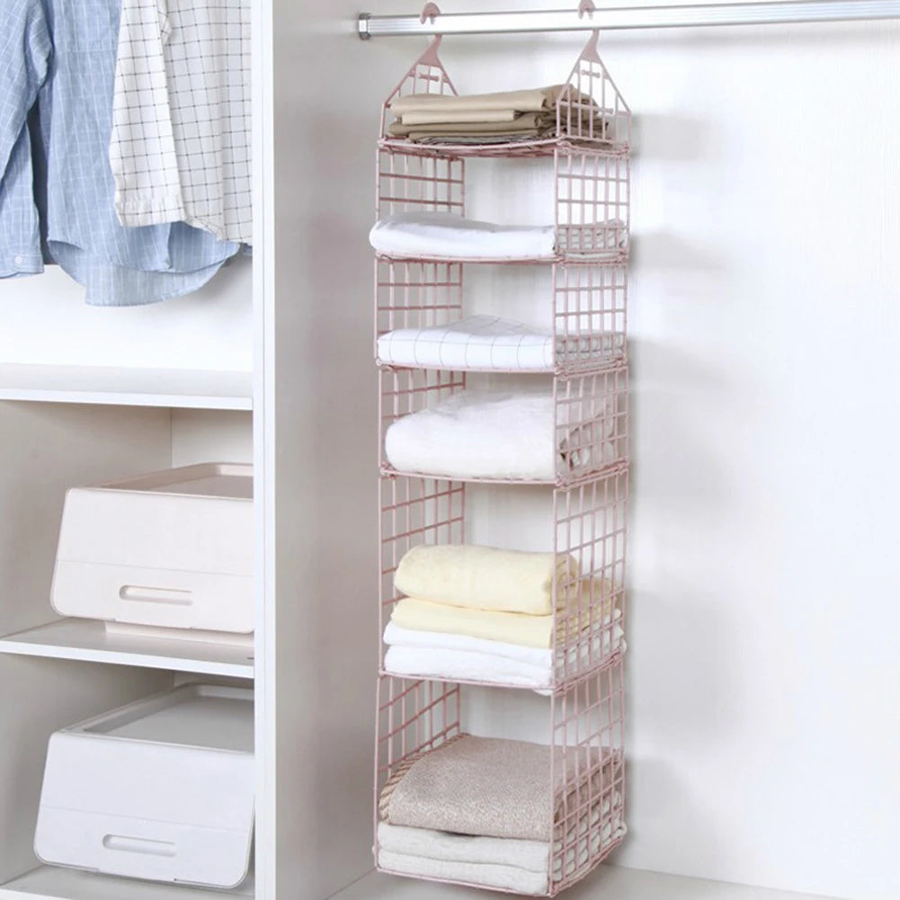 étagère suspendue moderne rose pâle étages hooks rangement serviettes pulls